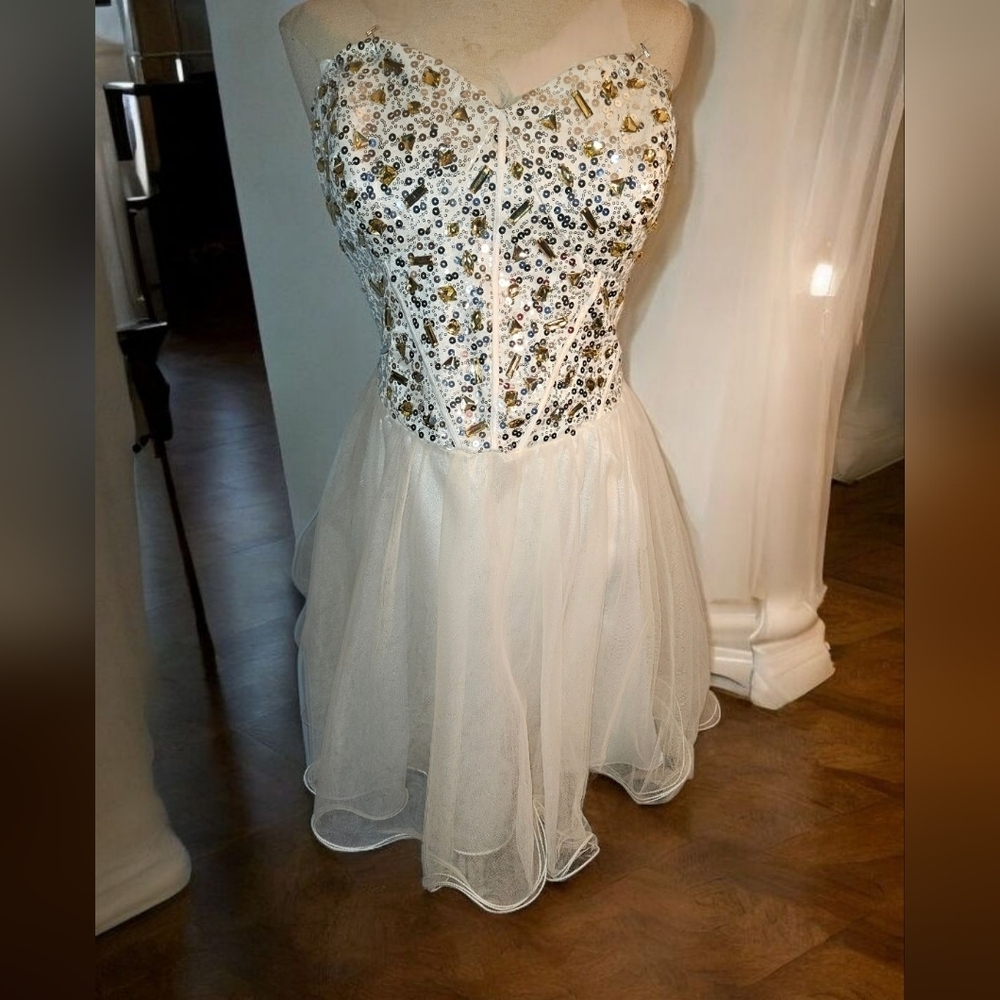 Deb Strapless White and Gold Dress. Size 22. Chiffon Flare Skirt - Picture 3 of 12